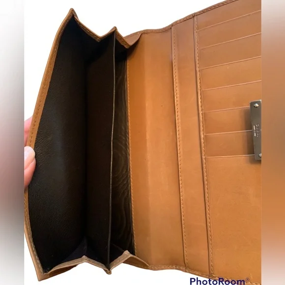 Gucci GG Signature Long Wallet - Picture 8 of 12
